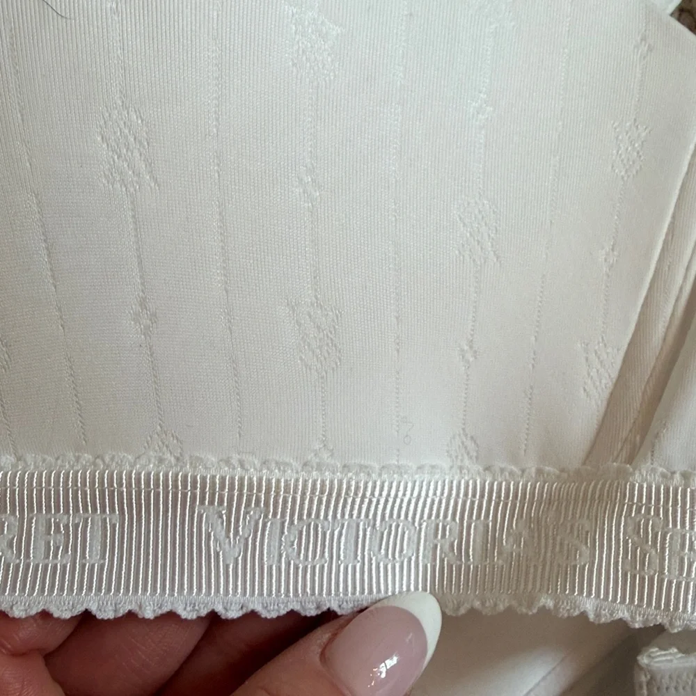 NWT Victoria's Secret Lightly Lined Wireless T-Shirt Bra - Picture 6 of 8